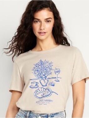 🌺 Old Navy Cream Tee with Blue Floral French  Bistro Theme Graphic Sz L
